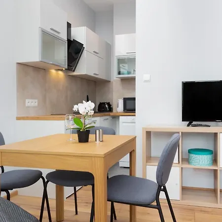Apartamento Pulawska By Renters Varsóvia